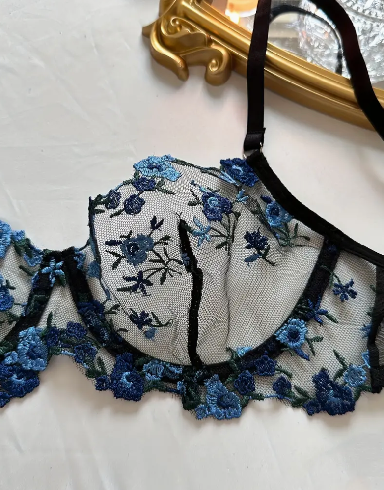 Enchanted blossom noir